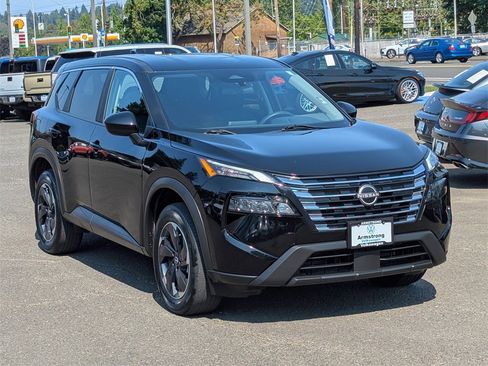 Used 2024 Nissan Rogue SV image 7