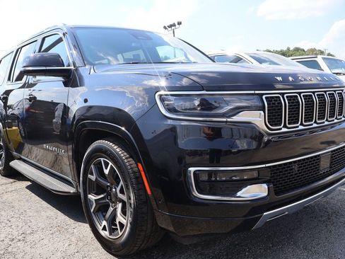 Used 2024 Jeep Wagoneer Series III AWD/4WD image 2