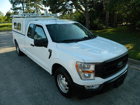Used 2022 Ford F150 XL RWD image 3