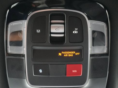 Used 2022 Hyundai Santa Cruz SEL Premium image 25