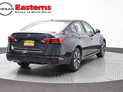 Used 2022 Nissan Altima 2.5 SV FWD image 5