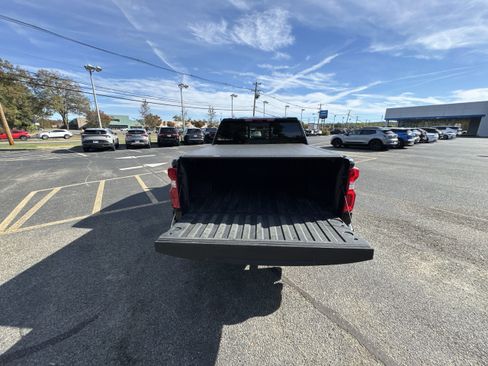 Used 2022 Chevrolet Silverado 1500 High Country w/ High Country Premium Package image 27