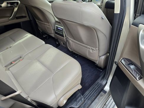 Used 2020 Lexus GX 460 Premium image 37