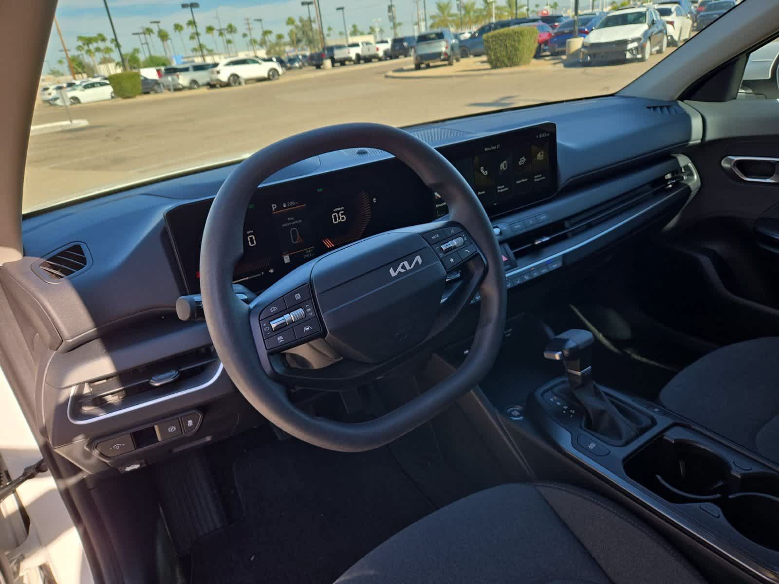 Used 2025 Kia K4 FWD image 10