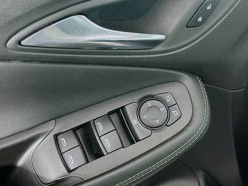 Used 2025 Buick Encore GX Preferred FWD image 15