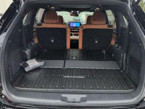 Certified 2026 Toyota Highlander Platinum AWD/4WD image 28