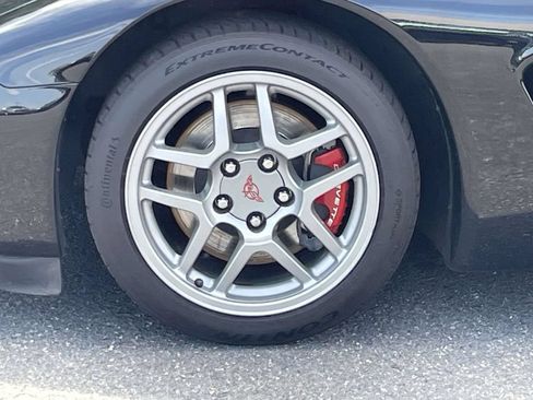 Used 2004 Chevrolet Corvette Z06 w/ Memory Package RWD image 11