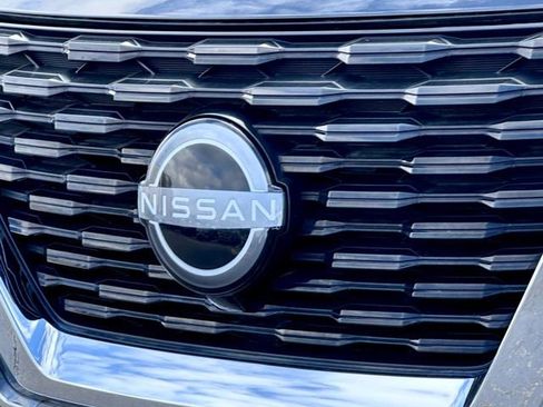 Used 2023 Nissan Rogue S image 6