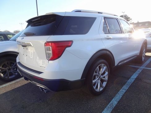 Certified 2022 Ford Explorer Platinum w/ Equipment Group 601A image 6