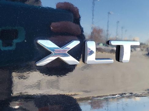 Used 2018 Ford Explorer XLT w/ Equipment Group 202A image 11