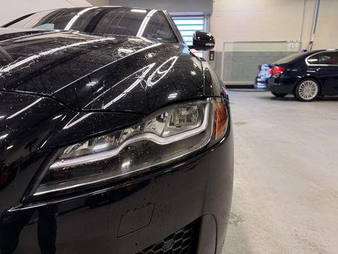 Used 2016 Jaguar XF S image 9