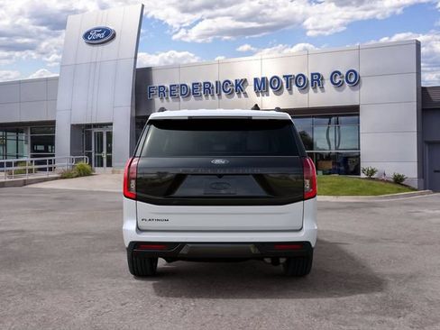 New 2027 Ford Expedition Platinum w/ Stealth Appearance Package AWD/4WD image 7