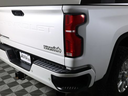 Used 2024 Chevrolet Silverado 2500 High Country w/ Technology Package AWD/4WD image 52