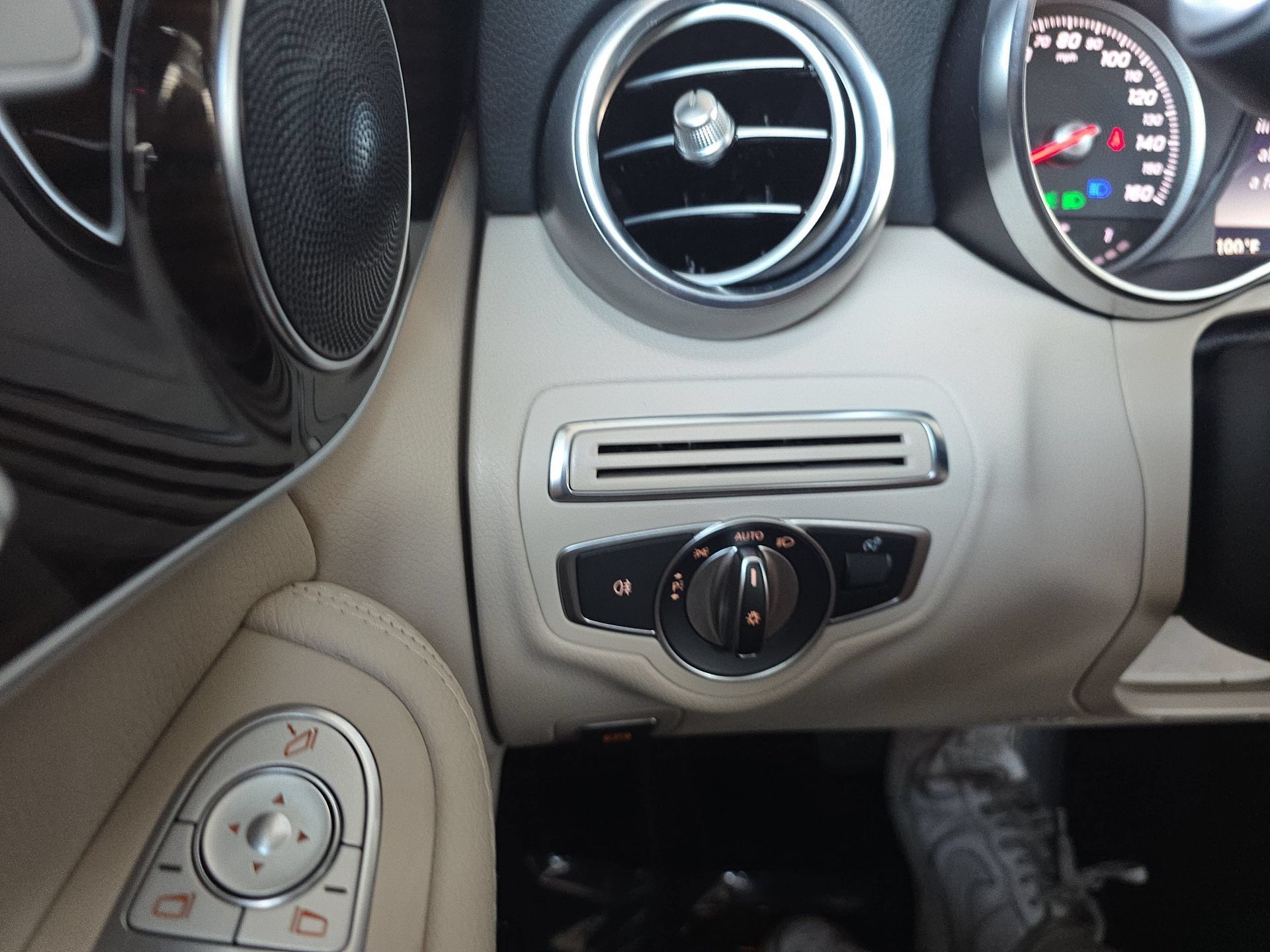 Used 2017 Mercedes-Benz C 300 4MATIC Sedan image 20
