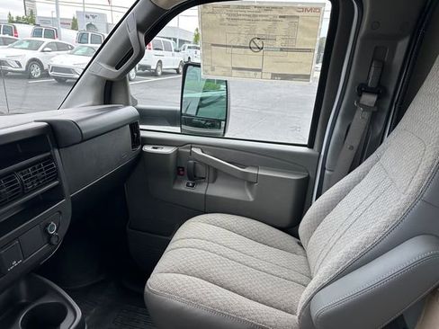 New 2024 GMC Savana 3500 Extended w/ Power Convenience Package image 31