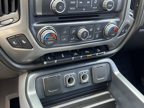 Used 2018 Chevrolet Silverado 1500 LTZ Z71 w/ LTZ Plus Package AWD/4WD image 27