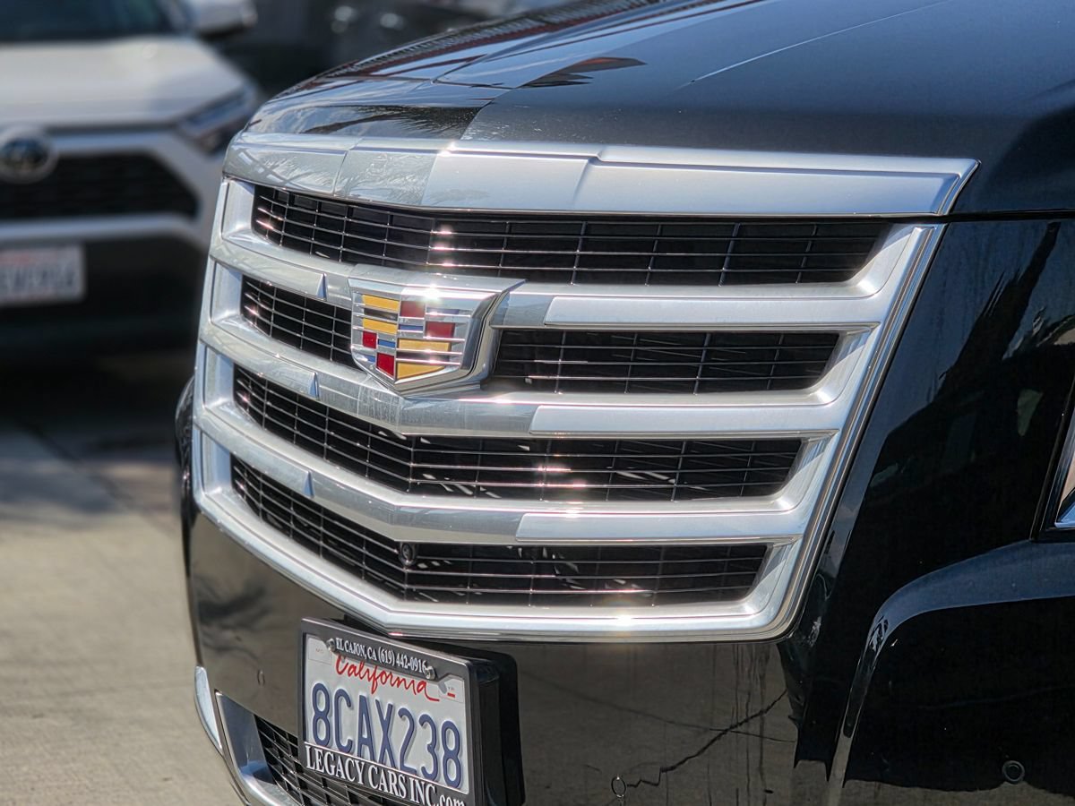 Used 2018 Cadillac Escalade Luxury RWD image 7