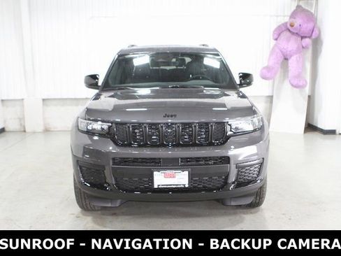 New 2025 Jeep Grand Cherokee L Altitude image 9