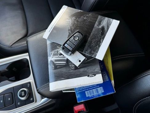 Certified 2023 Ford Explorer Limited image 6