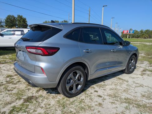 Used 2024 Ford Escape ST-Line w/ Tech Pack #1 FWD image 4