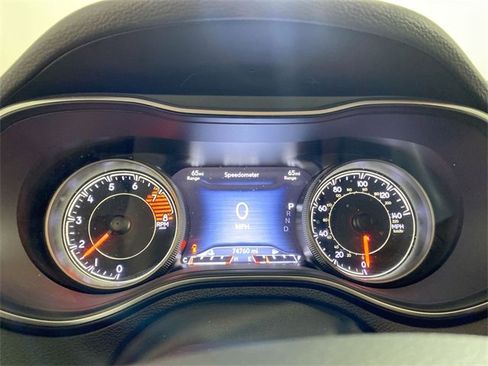 Used 2020 Jeep Cherokee Limited image 37