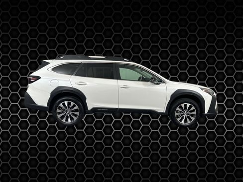 Certified 2025 Subaru Outback Limited image 5