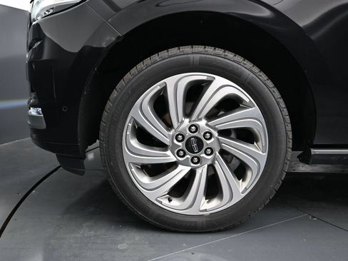 Used 2024 Lincoln Navigator Premiere AWD/4WD image 16