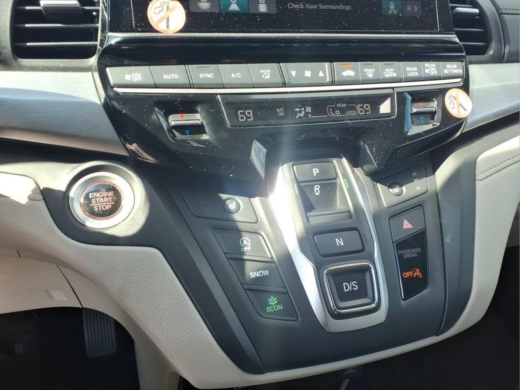 Used 2025 Honda Odyssey EX-L image 12