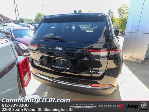 New 2025 Jeep Grand Cherokee Limited image 6