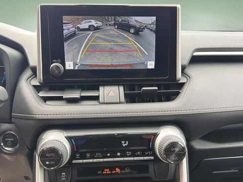 Used 2024 Toyota RAV4 XLE image 28