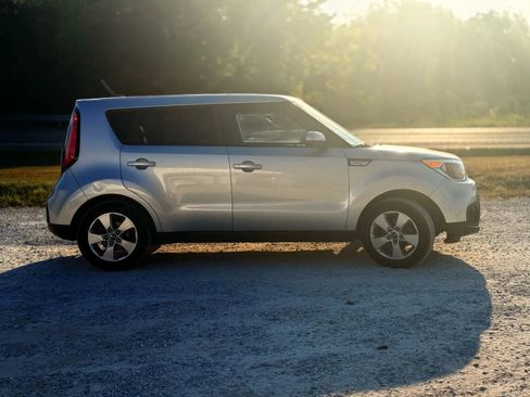 Used 2017 Kia Soul image 6
