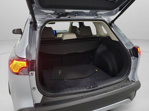 Certified 2023 Toyota Corolla Cross XLE w/ Convenience Package FWD image 7