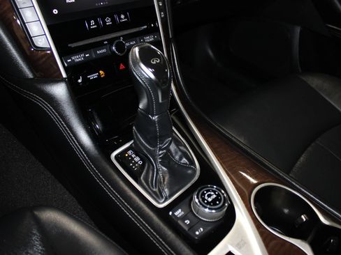 Used 2018 INFINITI Q50 Luxe w/ Essential Package (3.0T Luxe) AWD/4WD image 16