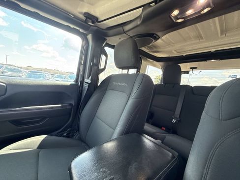 Used 2020 Jeep Wrangler Unlimited Sahara AWD/4WD image 27