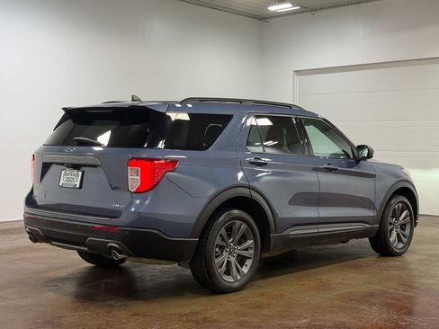 Used 2021 Ford Explorer XLT w/ Equipment Group 202A AWD/4WD image 24