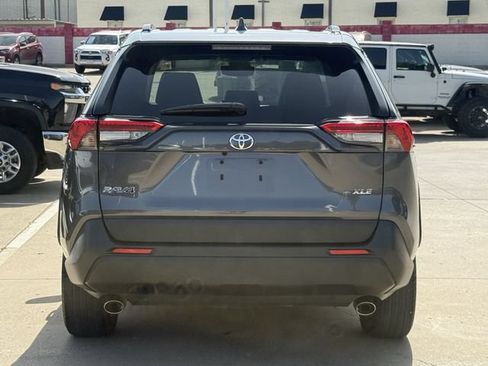 Used 2022 Toyota RAV4 XLE Premium FWD image 5