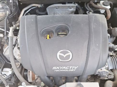 Used 2018 MAZDA MAZDA3 Touring image 12