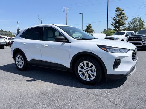 Used 2023 Ford Escape Active FWD image 3
