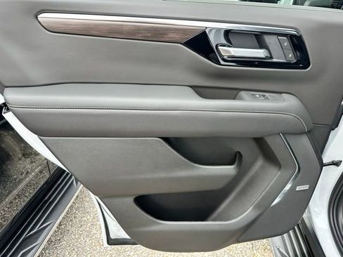 New 2026 Chevrolet Tahoe Premier image 16