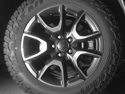 Used 2025 Jeep Compass Trailhawk AWD/4WD image 13