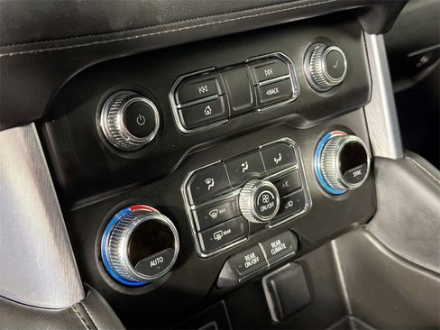 Used 2024 GMC Yukon SLE image 15