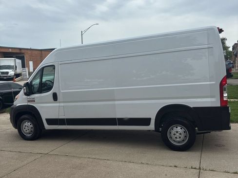 Used 2021 RAM ProMaster 2500 w/ Convenience Group FWD image 5