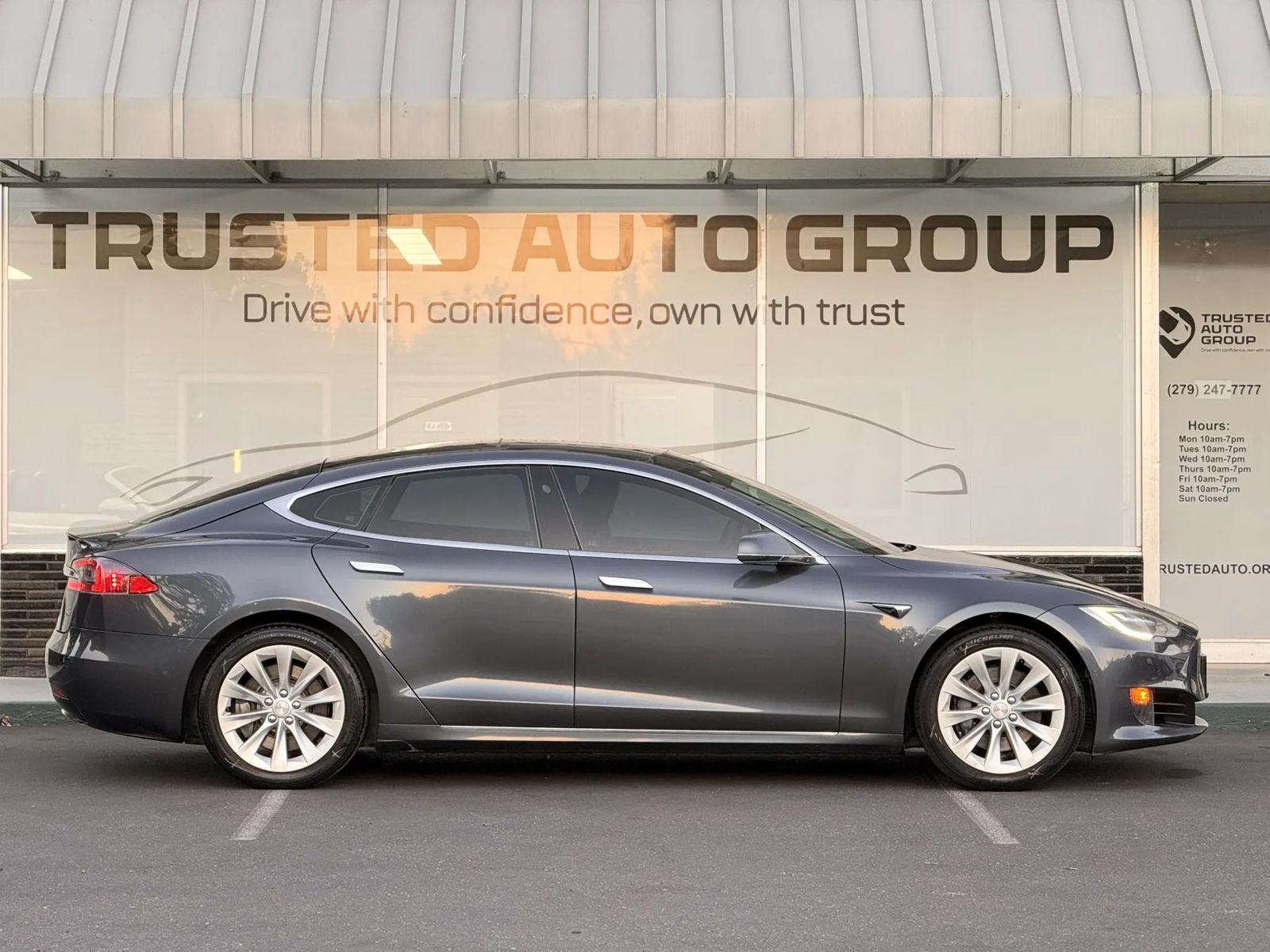 Used 2016 Tesla Model S 75 RWD image 5