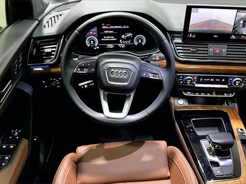 Used 2023 Audi Q5 e Prestige w/ Prestige Package image 5