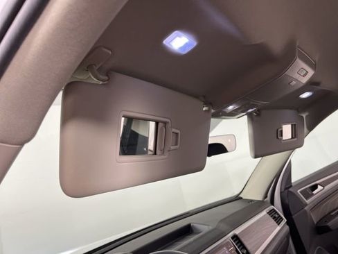 Used 2023 Volkswagen Atlas SE image 36