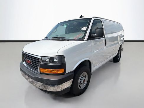Used 2025 GMC Savana 2500 w/ Driver Convenience Package RWD image 5