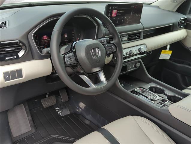 New 2026 Honda Pilot Touring image 3