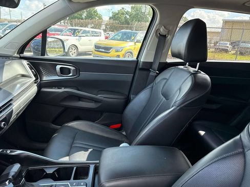 Certified 2025 Kia Sorento S w/ Panoramic Sunroof Package FWD image 7