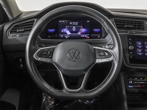 Used 2023 Volkswagen Tiguan SE image 25