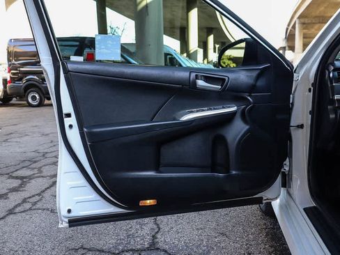 Used 2013 Toyota Camry SE image 20
